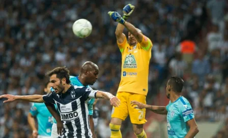 Conejo Pérez y sus increíbles atajadas contra Rayados