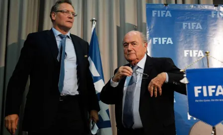 FIFA revela multimillonarios aumentos de Blatter y Valcke