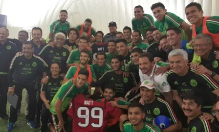 JJ Watt visita a la Selección Mexicana en Houston