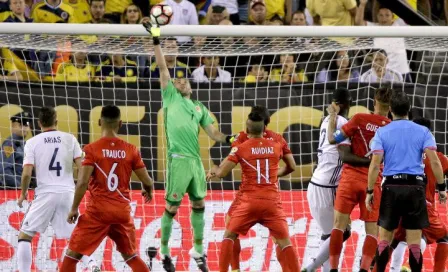 Ospina se luce e impulsa a Colombia directo a Semis