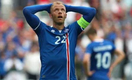 Islandia deja escapar liderato de Grupo F tras empate 