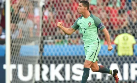 Cristiano despierta y Portugal califica a Octavos 