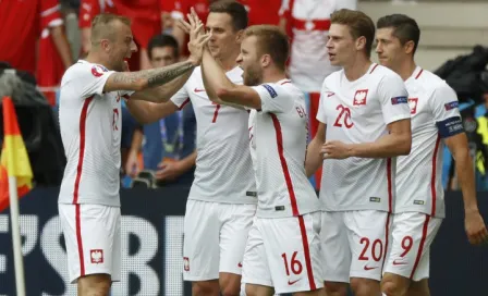 Polonia llega a Cuartos tras tanda de penaltis con Suiza