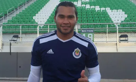 Gullit Peña se integra a gira de Chivas en Estados Unidos