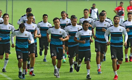 Chivas ya entrenó con equipo completo de cara al A2016