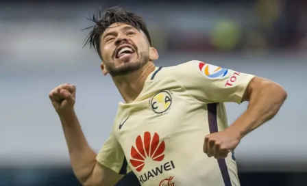 Oribe Peralta le da victoria al América con triplete