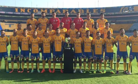  Tigres presume 'Campeón de Campeones' en foto oficial