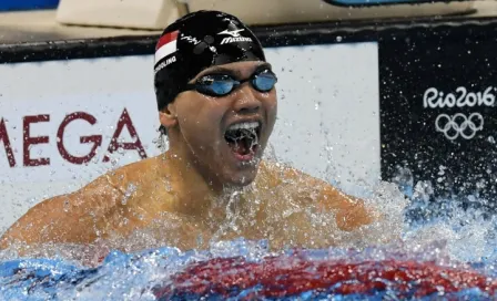 Nadador de Singapur le arrebata el oro a Michael Phelps