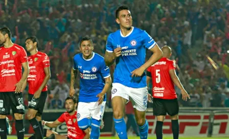 Cruz Azul respira en el A2016 al derrotar a Jaguares