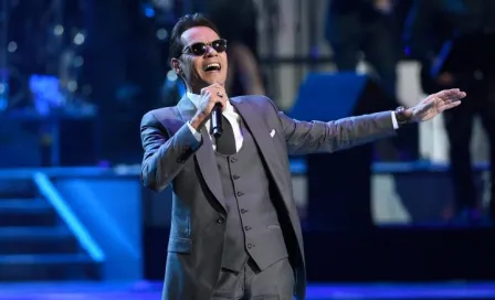 Marc Anthony besa hombres para acallar rumores de JLo