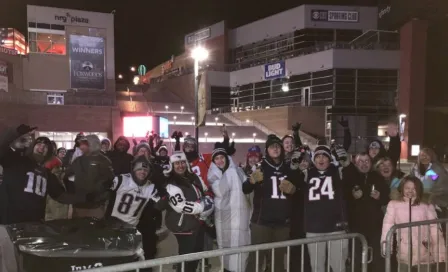 35 mil personas fueron al Gillette Stadium para despedir a los Patriots