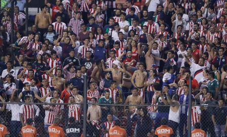 Afición exige a Chivas imponerse al América en ambos Clásicos