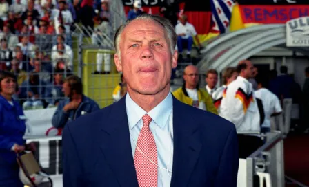 Rinus Michels, mejor DT de un club en la historia según 'France Football'