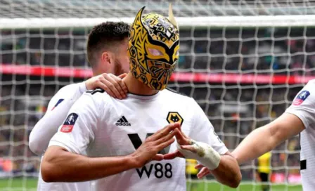 Jiménez inspira a fans de Wolves a vender máscaras para obras benéficas