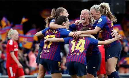 Jugadores del Barça felicitan a equipo femenil por su pase a Final de Champions