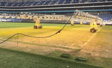 Cancha del Estadio de Rayados, en malas condiciones de cara al Clásico Regio