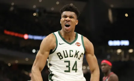 Bucks arrolla a Raptors y se lleva el segundo de la serie