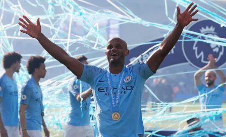 Kompany deja al Manchester City para ser jugador-DT del Anderlecht 