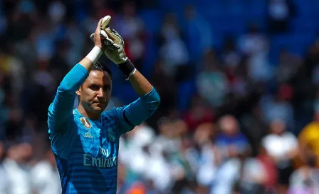 Afición del Real Madrid homenajea a Keylor Navas en el Santiago Bernabéu