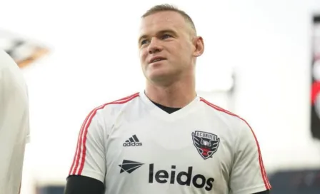 Rooney, 'arrollado' por un portero durante partido de la MLS