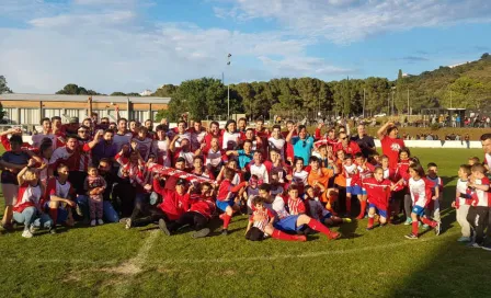 Jugadores festejan ascenso con striptease en el vestidor 