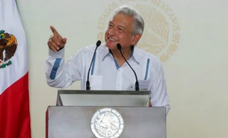 AMLO anunció que continuará haciendo consultas a mano alzada