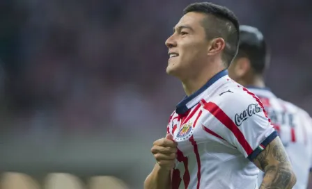 Michael Pérez regresa a la titularidad con Chivas ante Necaxa