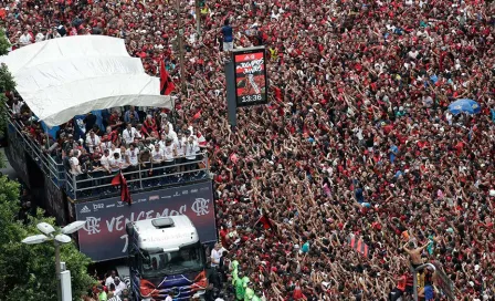 Flamengo celebró título con miles de aficionados en Río de Janeiro