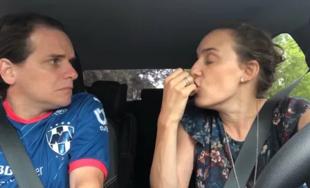 VIDEO: La Pareja del Mundial se puso la playera de Rayados 