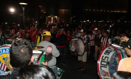 Chivas: Afición sorprendió al Rebaño con serenata previo al Clásico Tapatío