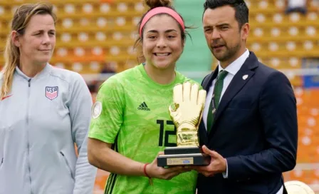 Wendy Toledo del Tri Sub 20 Femenil, galardonada con el Guante de Oro