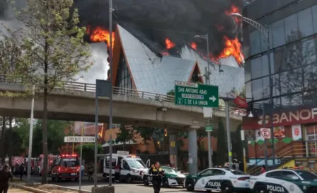 Se registró fuerte incendio en iglesia de la colonia Jardín Balbuena