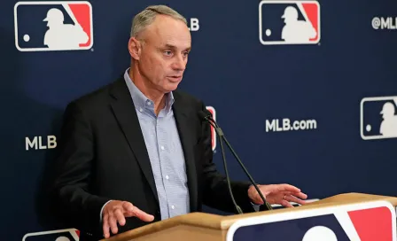 Comisionado de MLB: 'Estamos en deuda con nuestros aficionados'