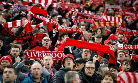 Video: Aficionados del Liverpool en Tailandia celebraron título con su propio desfile