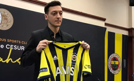 Mesut Özil: 'Siempre he sido del Fenerbahce, es un club que amo y valoro'