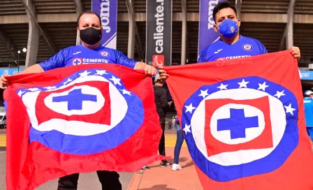 Cruz Azul: Playeras de con la 'novena' en el escudo son vendidas en el Azteca