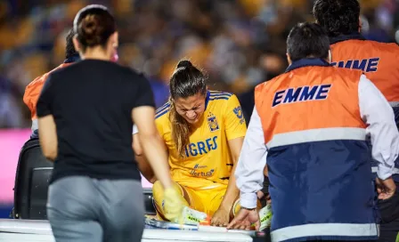 Nayeli Rangel: La jugadora de Tigres abandonó el Clásico Regio por conmoción cerebral