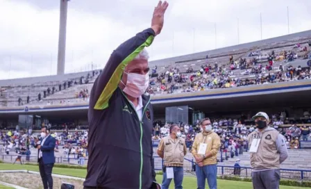 Ricardo Ferretti: Ovacionado por la afición auriazul en el Olímpico Universitario