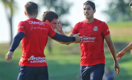 Chivas: Inició con pie derecho la pretemporada goleando a Colima FC