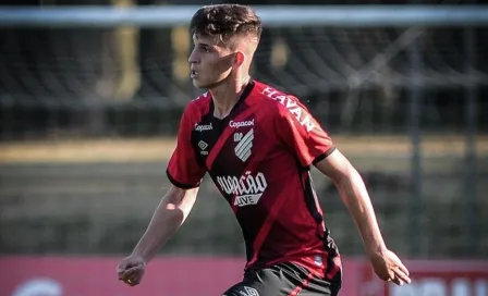 Brasil: Jugador de Athletico Paranaense se salvó de morir aplastado por pared rocosa