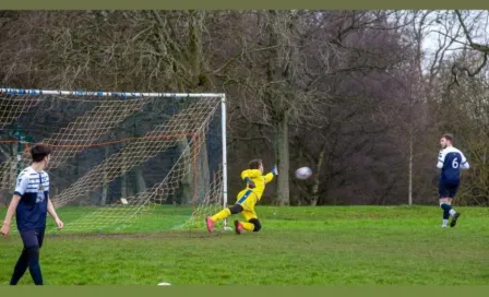 Video: Portero de liga inglesa amateur se viralizó tras sorprendente gol de chilena