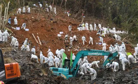 China: Autoridades confirmaron que no hubo sobrevivientes del avión que se estrelló