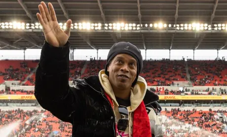 Ronaldinho, incómodo por el frío del BMO Field en el juego entre Toronto y New York City 