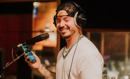 J Balvin y Christian Nodal protagonizaron pelea en Instagram tras 'broma' del reguetonero