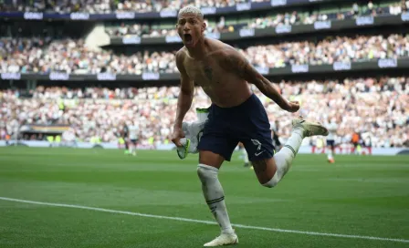 Champions League: Richarlison rompió en llanto con su padre tras su doblete con Tottenham