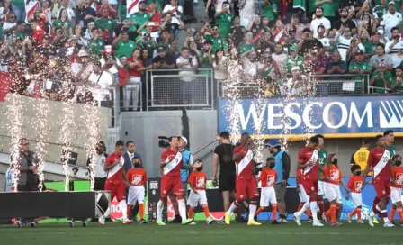 Santiago Ormeño: Fue criticado al entonar himno de Perú previo al partido ante México