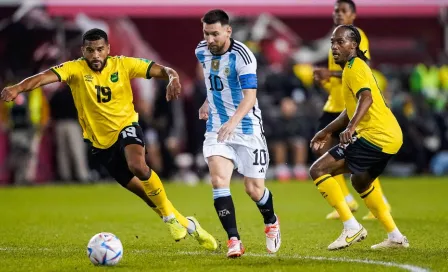 Video: Jugador de Jamaica pidió al vestuario de Argentina una playera de Messi y se la negaron