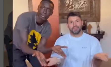 Kun Agüero ‘mandó a la banca’ al famoso tiktoker Khaby Lame en divertido video 