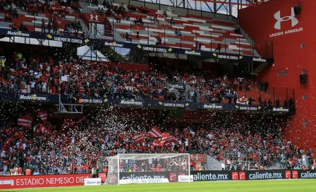 Toluca: Aficionado se cae en el Nemesio Diez y lesiona a otro espectador