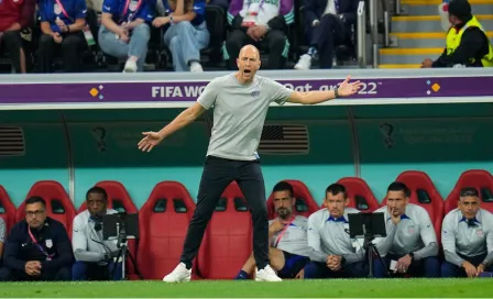 Gregg Berhalter, DT de Estados Unidos, robó miradas tras lucir lujosos tenis en Qatar 2022